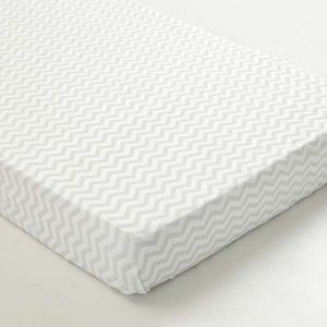 ORGANIC COTTON SAND CHEVRON CRIB SHEET